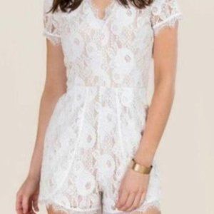 Francesca's Collections Ivory Lace lined shorts romper